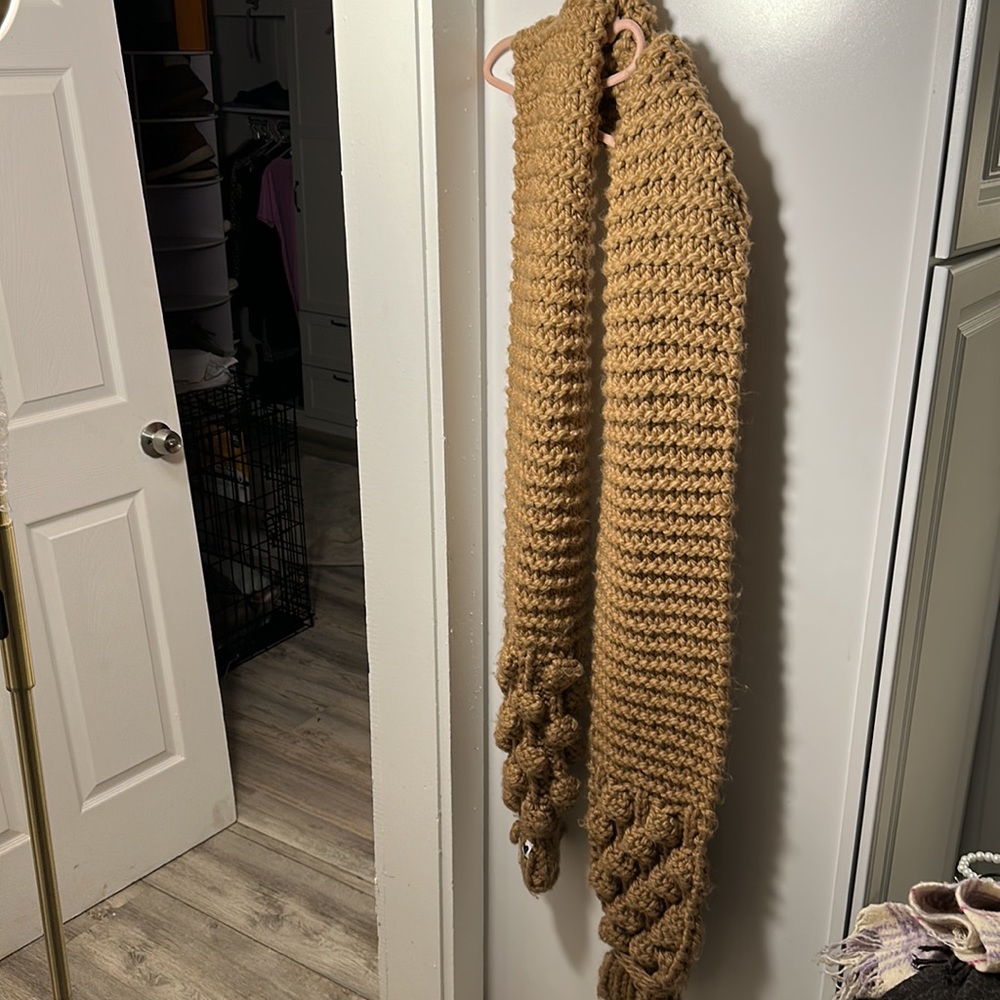 Mum’s Handmade Bubble Ribbed Scarf - Picture 10 of 11